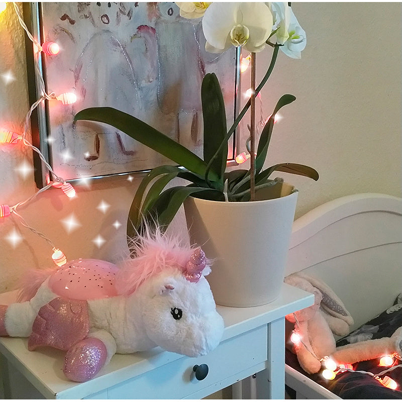 Cloud B natlampe som danner stjernehimmel, Enhjørning