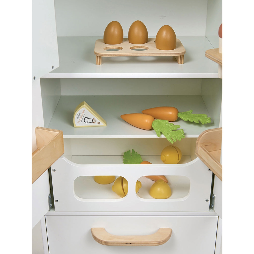 Tender Leaf, Køleskab i træ