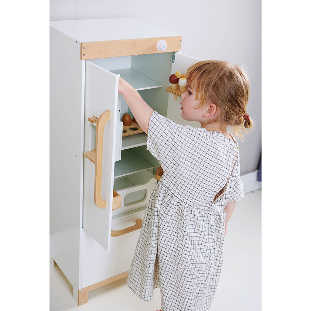 Tender Leaf, Køleskab i træ